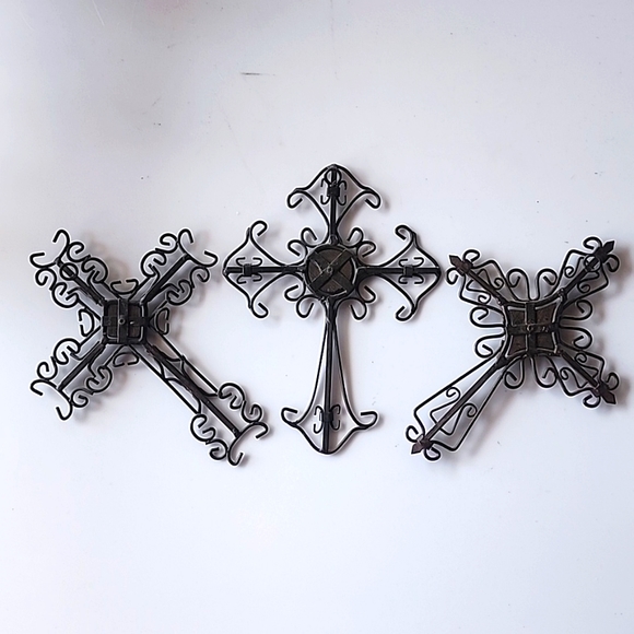 3 piece of Metal Decorative Crosses. - Picture 4 of 10